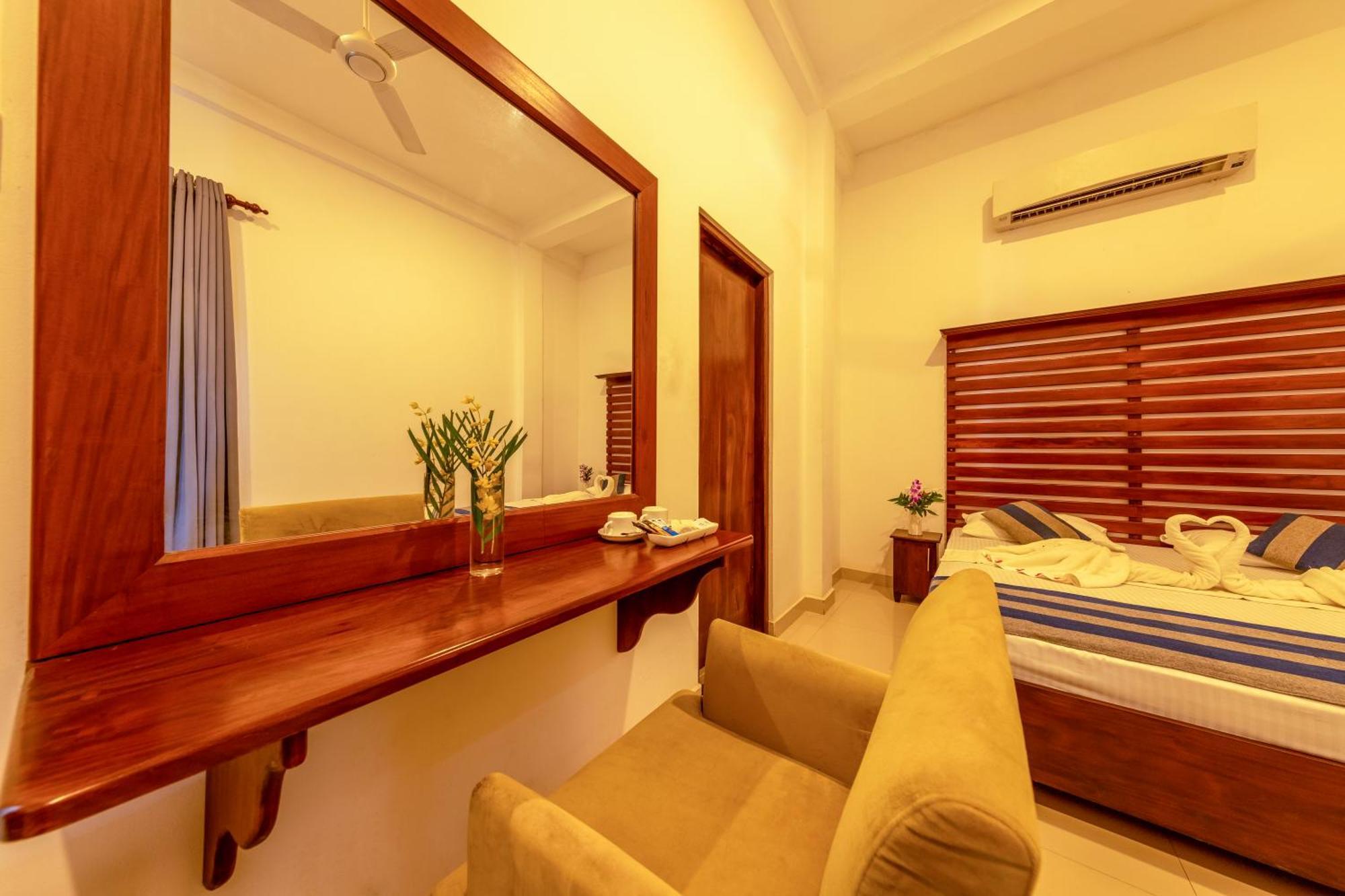 Owinmo Hotel & Reception Hall Galle Exterior photo